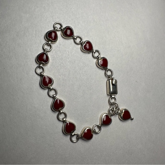 Charming Red Heart Bracelet in Silver - Picture 3 of 6